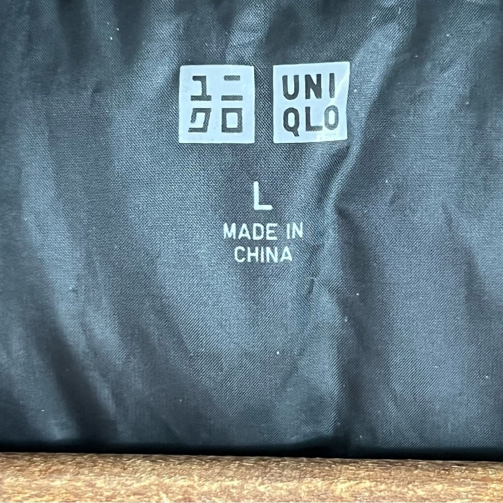 Uniqlo Women’s ULTRA LIGHT DOWN Hooded VEST Size Large Grey Black Checkered - Picture 5 of 10